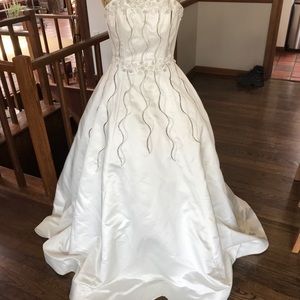 Bridal gown